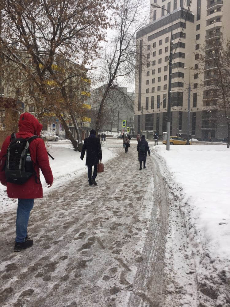 Держим движение в сторону здания "ВТБ". | Сервис-Бит