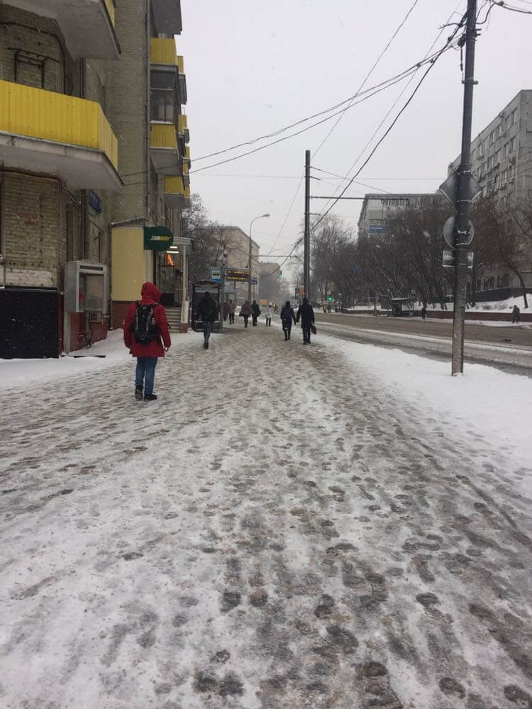 Двигаемся вдоль Воронцовской улицы до первого регулируемого пешеходного перехода. | Сервис-Бит